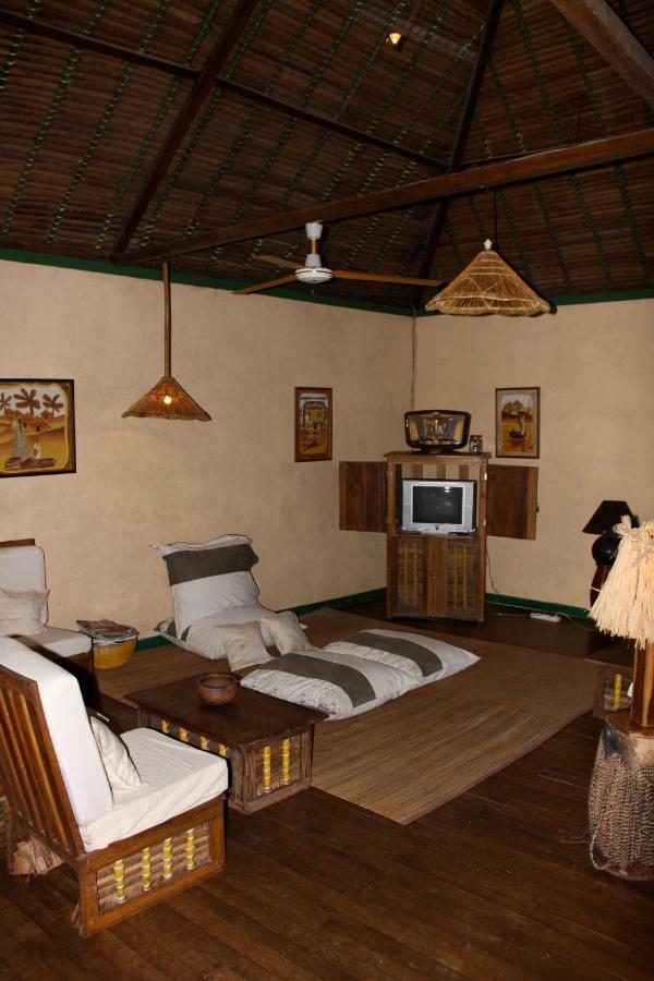 Les bungalows d'Ambonara Hell-Ville Chambre photo